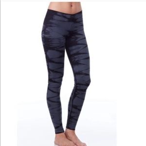 NUX seamless yoga v cut waist leggings